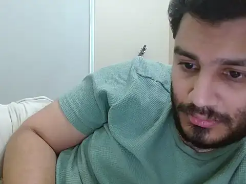 Snapshot of robintoit chatting on 03-04-26, 05:24 robintoit online show from 03-04-26, 05:24