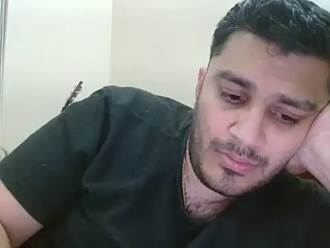 Snapshot of robintoit chatting on 03-12-26, 08:59 robintoit online show from 03-12-26, 08:59