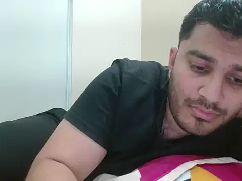 Snapshot of robintoit chatting on 03-13-26, 10:22 robintoit online show from 03-13-26, 10:22