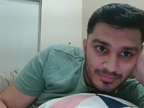 Snapshot of robintoit chatting on 03-14-26, 04:12 robintoit online show from 03-14-26, 04:12