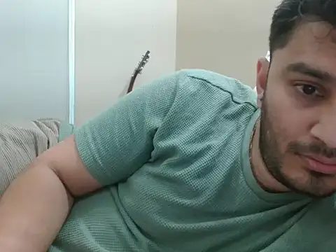 Snapshot of robintoit chatting on 03-15-26, 05:24 robintoit online show from 03-15-26, 05:24