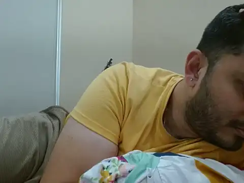 Snapshot of robintoit chatting on 03-16-26, 09:02 robintoit online show from 03-16-26, 09:02