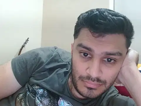 Snapshot of robintoit chatting on 03-17-26, 06:06 robintoit online show from 03-17-26, 06:06