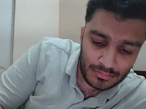 Snapshot of robintoit chatting on 03-20-26, 02:44 robintoit online show from 03-20-26, 02:44