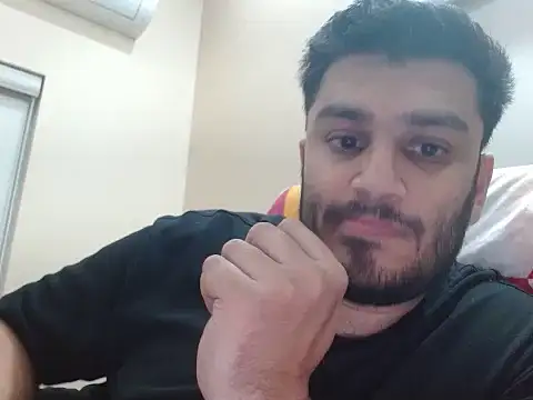 Snapshot of robintoit chatting on 03-29-26, 12:05 robintoit online show from 03-29-26, 12:05