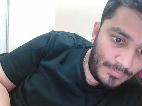 Snapshot of robintoit chatting on 03-30-26, 01:17 robintoit online show from 03-30-26, 01:17