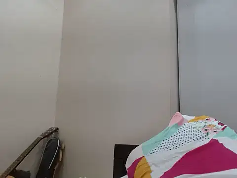 Snapshot of robintoit chatting on 04-01-26, 06:05 robintoit online show from 04-01-26, 06:05