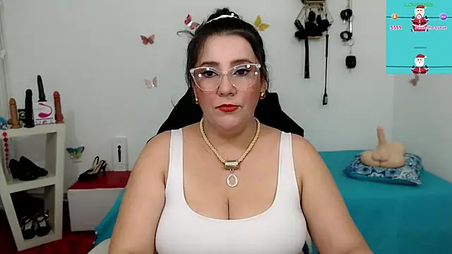 mom hot   online show from 12-19-25, 08:16