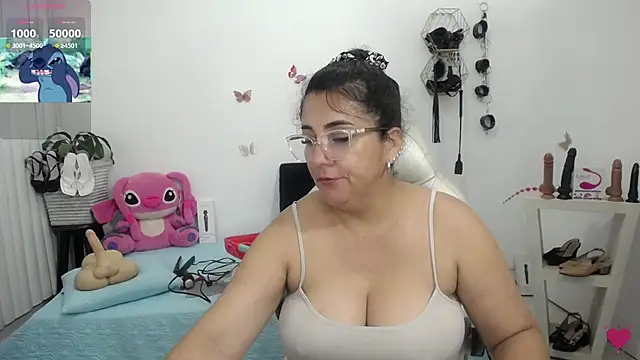 mom hot   online show from 06-15-26, 05:59