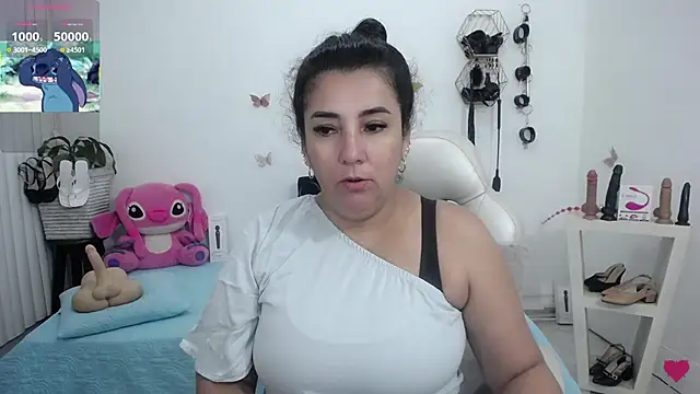 mom hot   online show from 06-19-26, 12:53