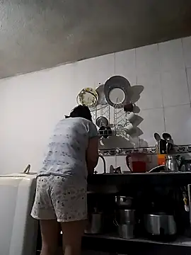 Natasha milf   online show from 02-06-25, 11:21