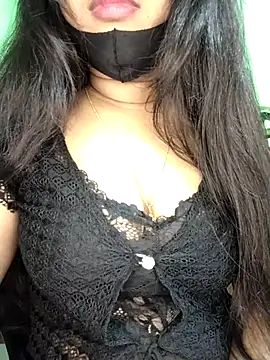 Idhika Paul online show from 02-19-26, 04:14