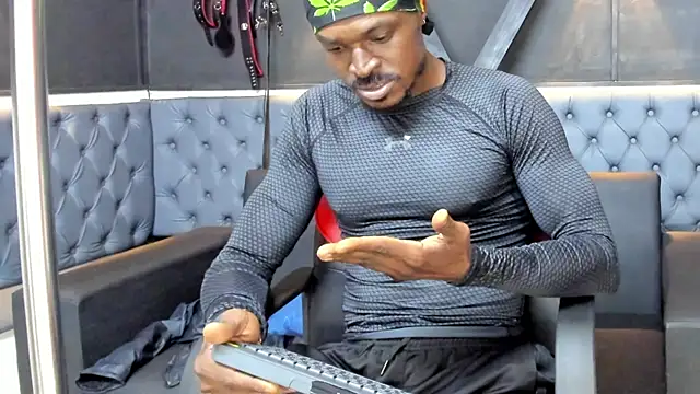 Terrance z online show from 11-30-25, 07:18