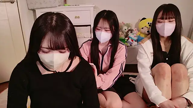 Snapshot of nathi_ko_xo chatting on 03-05-26, 11:06 nathi ko xo online show from 03-05-26, 11:06