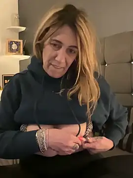 blondebitch2 online show from 01-31-25, 06:14