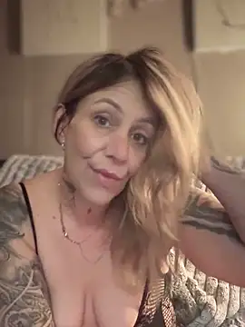 blondebitch2 online show from 03-08-25, 12:22