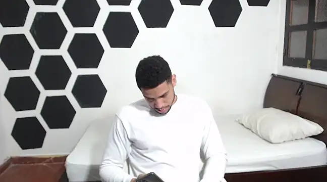 Jhors  Collens online show from 01-27-25, 04:41