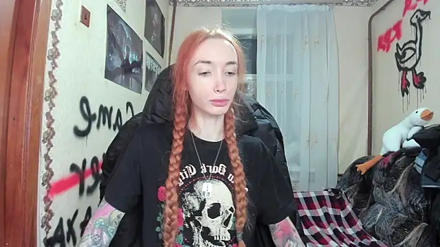 Snapshot of Roxy_Silver chatting on 12-04-24, 06:39 Roxy Silver online show from 12-04-24, 06:39