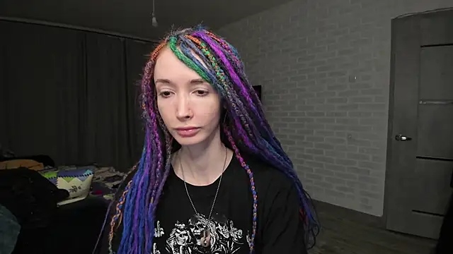 Snapshot of Roxy_Silver chatting on 12-18-24, 02:53 Roxy Silver online show from 12-18-24, 02:53