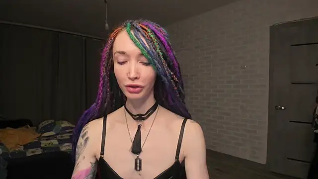 Snapshot of Roxy_Silver chatting on 12-22-24, 06:59 Roxy Silver online show from 12-22-24, 06:59