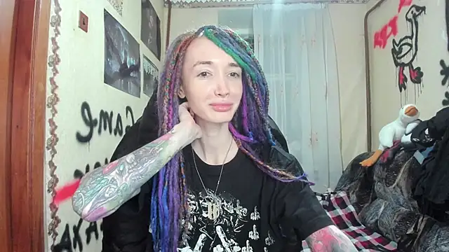 Snapshot of Roxy_Silver chatting on 12-25-24, 10:05 Roxy Silver online show from 12-25-24, 10:05