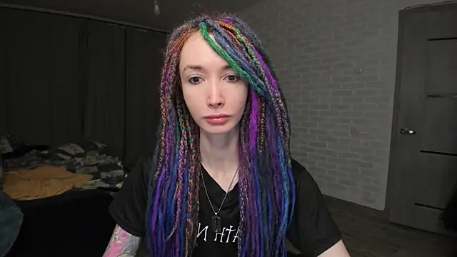 Snapshot of Roxy_Silver chatting on 01-10-25, 08:15 Roxy Silver online show from 01-10-25, 08:15