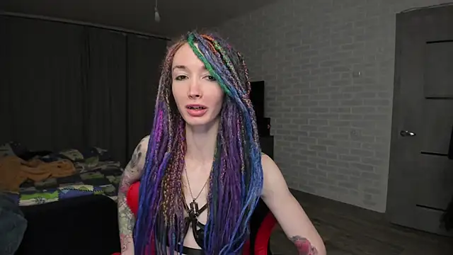 Snapshot of Roxy_Silver chatting on 01-12-25, 05:44 Roxy Silver online show from 01-12-25, 05:44