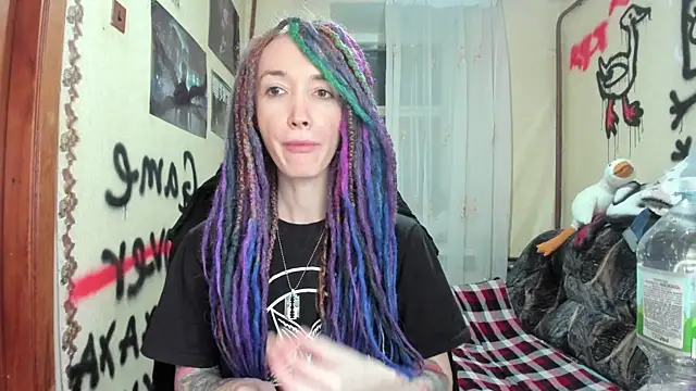 Snapshot of Roxy_Silver chatting on 01-19-25, 10:06 Roxy Silver online show from 01-19-25, 10:06