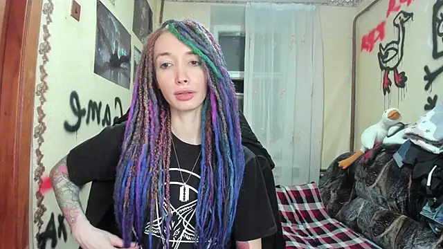 Snapshot of Roxy_Silver chatting on 01-20-25, 01:07 Roxy Silver online show from 01-20-25, 01:07