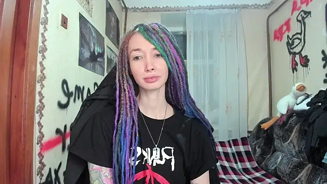 Snapshot of Roxy_Silver chatting on 01-21-25, 10:19 Roxy Silver online show from 01-21-25, 10:19