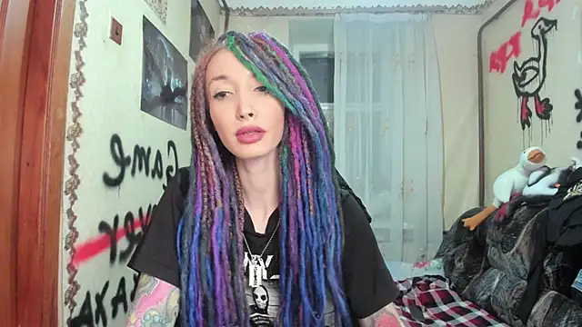 Snapshot of Roxy_Silver chatting on 01-26-25, 07:52 Roxy Silver online show from 01-26-25, 07:52