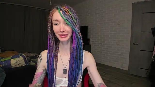 Snapshot of Roxy_Silver chatting on 01-28-25, 01:08 Roxy Silver online show from 01-28-25, 01:08