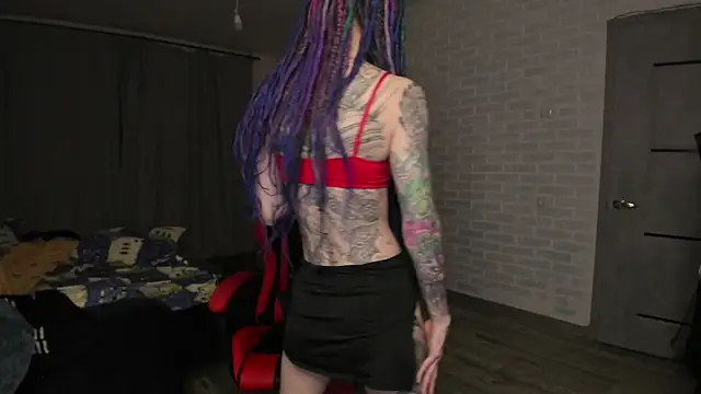 Snapshot of Roxy_Silver chatting on 01-29-25, 02:40 Roxy Silver online show from 01-29-25, 02:40