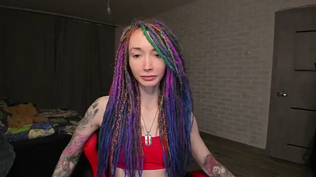 Snapshot of Roxy_Silver chatting on 01-31-25, 07:51 Roxy Silver online show from 01-31-25, 07:51