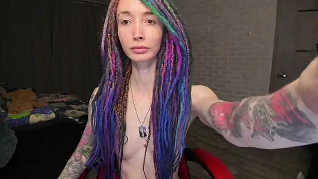 Snapshot of Roxy_Silver chatting on 01-31-25, 10:52 Roxy Silver online show from 01-31-25, 10:52