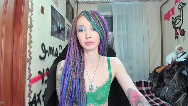 Snapshot of Roxy_Silver chatting on 02-02-25, 09:56 Roxy Silver online show from 02-02-25, 09:56