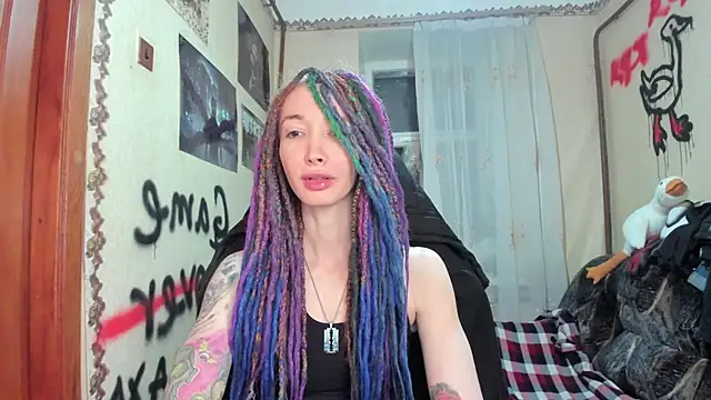 Snapshot of Roxy_Silver chatting on 02-07-25, 10:09 Roxy Silver online show from 02-07-25, 10:09