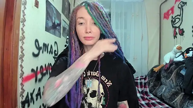 Snapshot of Roxy_Silver chatting on 02-09-25, 01:33 Roxy Silver online show from 02-09-25, 01:33