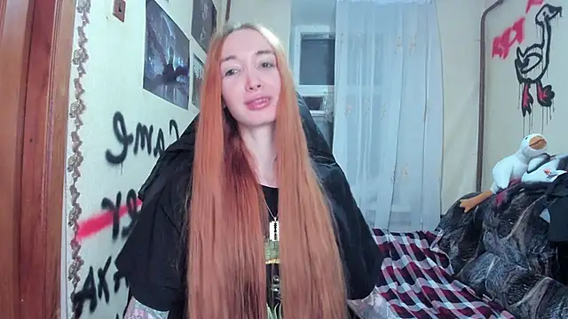 Snapshot of Roxy_Silver chatting on 02-19-25, 08:20 Roxy Silver online show from 02-19-25, 08:20