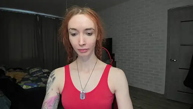 Snapshot of Roxy_Silver chatting on 02-25-25, 04:57 Roxy Silver online show from 02-25-25, 04:57