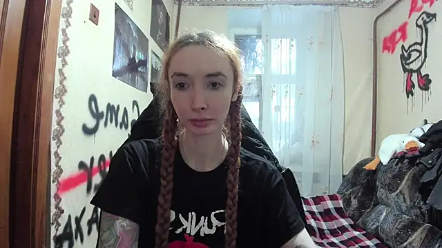 Snapshot of Roxy_Silver chatting on 02-26-25, 06:54 Roxy Silver online show from 02-26-25, 06:54