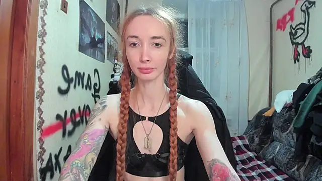 Snapshot of Roxy_Silver chatting on 02-26-25, 09:58 Roxy Silver online show from 02-26-25, 09:58