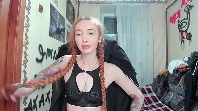 Snapshot of Roxy_Silver chatting on 03-01-25, 07:59 Roxy Silver online show from 03-01-25, 07:59