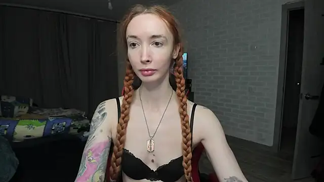 Snapshot of Roxy_Silver chatting on 03-04-25, 07:22 Roxy Silver online show from 03-04-25, 07:22