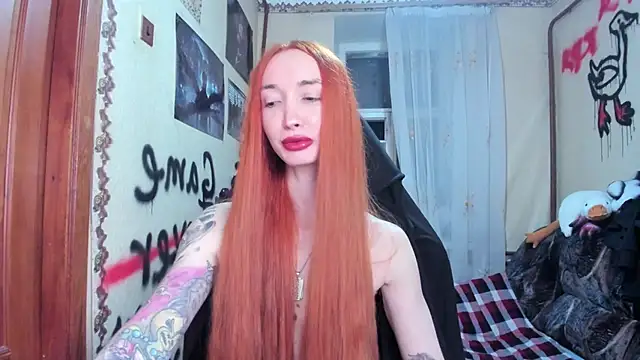 Snapshot of Roxy_Silver chatting on 03-08-25, 06:58 Roxy Silver online show from 03-08-25, 06:58