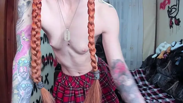 Snapshot of Roxy_Silver chatting on 03-20-25, 01:13 Roxy Silver online show from 03-20-25, 01:13