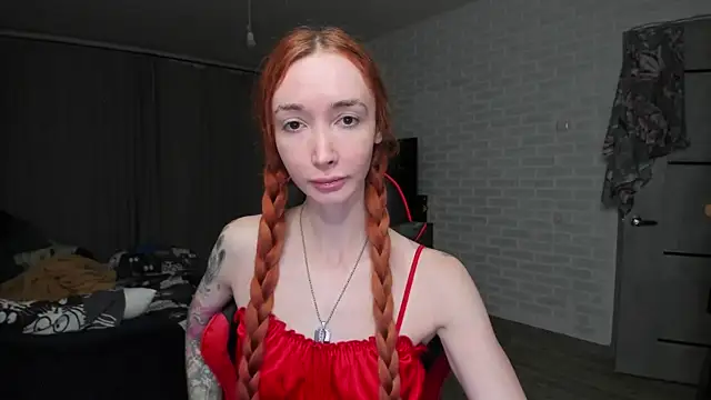 Snapshot of Roxy_Silver chatting on 10-21-25, 08:53 Roxy Silver online show from 10-21-25, 08:53