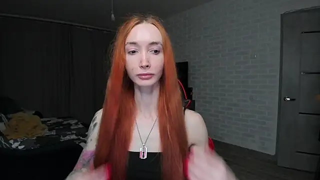 Snapshot of Roxy_Silver chatting on 10-25-25, 09:09 Roxy Silver online show from 10-25-25, 09:09