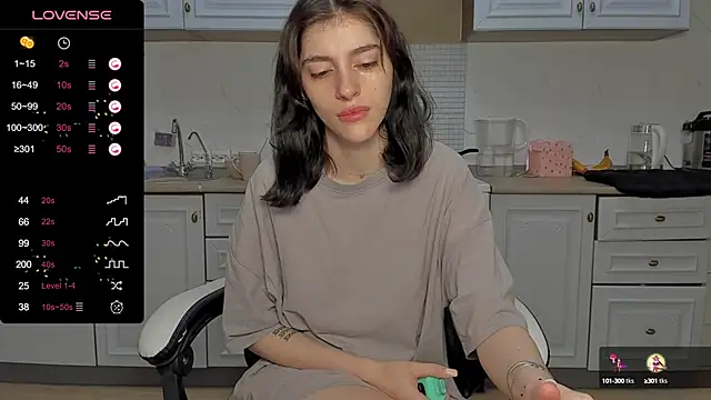 Snapshot of broosnica1 chatting on 02-01-25, 06:10 broosnica1 online show from 02-01-25, 06:10