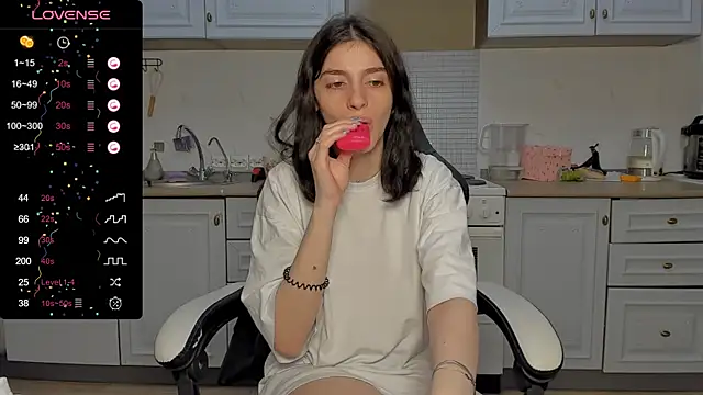 Snapshot of broosnica1 chatting on 02-22-25, 06:41 broosnica1 online show from 02-22-25, 06:41